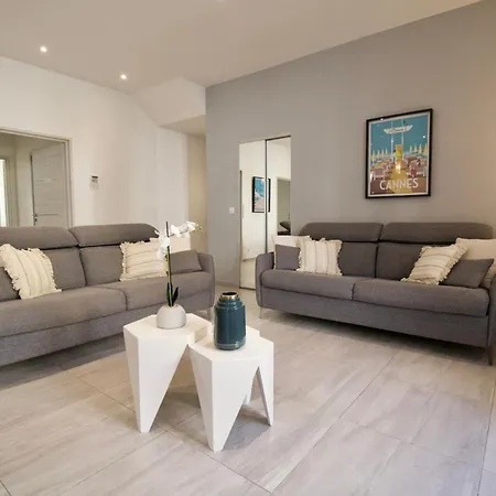 Chic 4 Room Apartment In The Heart Of Cannes Amazing Terrace! Apartment Cannes