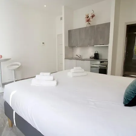 Chic 4 Room Apartment In The Heart Of Cannes Amazing Terrace! Cannes