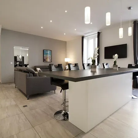 Chic 4 Room Apartment In The Heart Of Cannes Amazing Terrace! Apartment *