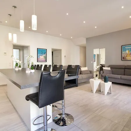 Apartment Chic 4 Room Apartment In The Heart Of Cannes Amazing Terrace! Cannes