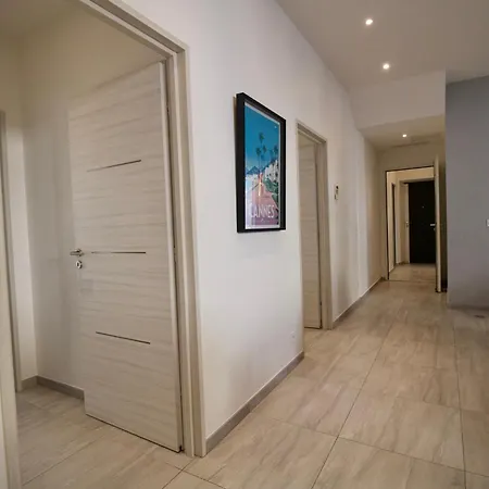 Chic 4 Room Apartment In The Heart Of Cannes Amazing Terrace! Apartment