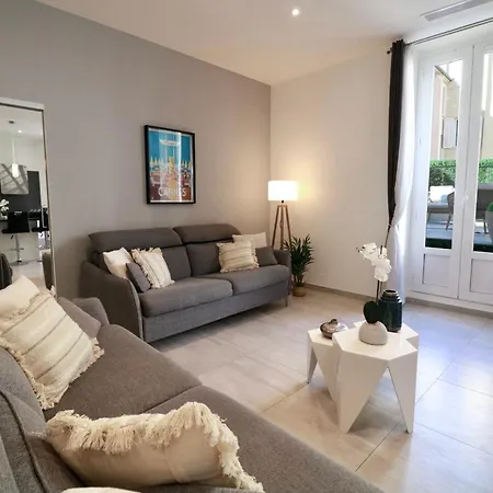 Chic 4 Room Apartment In The Heart Of Cannes Amazing Terrace! Apartment *