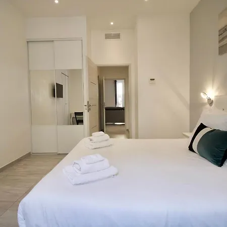 Chic 4 Room Apartment In The Heart Of Cannes Amazing Terrace! *