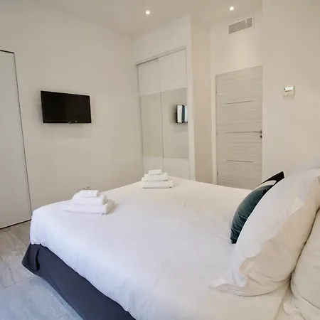 Chic 4 Room Apartment In The Heart Of Cannes Amazing Terrace! Cannes