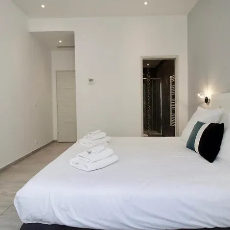 Chic 4 Room Apartment In The Heart Of Cannes Amazing Terrace! Apartment Cannes