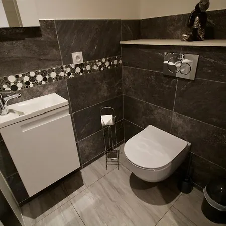 Chic 4 Room Apartment In The Heart Of Cannes Amazing Terrace!